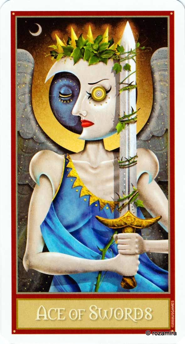 Deviant tarot. Таро безумной Луны мечи. Moon Priestess Таро. Королева мечей Таро безумной Луны. Карты Таро безумной Луны.